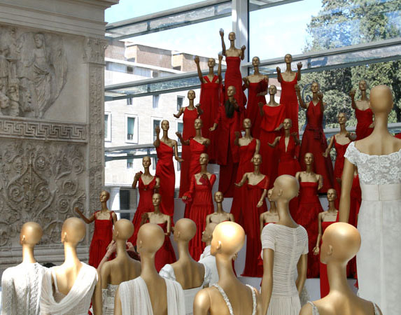 Valentino Exhibit at Rome’s Ara Pacis von Susan Sanders